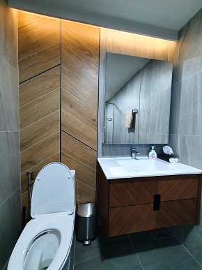 Pictures of Chamchuri Square Residence 18/24