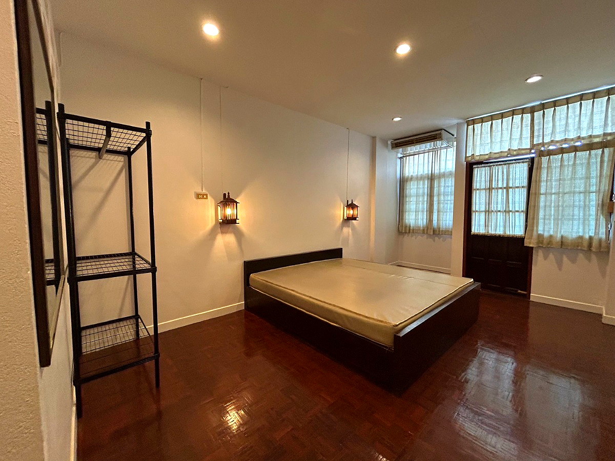 Pictures of Racha Place 8/10