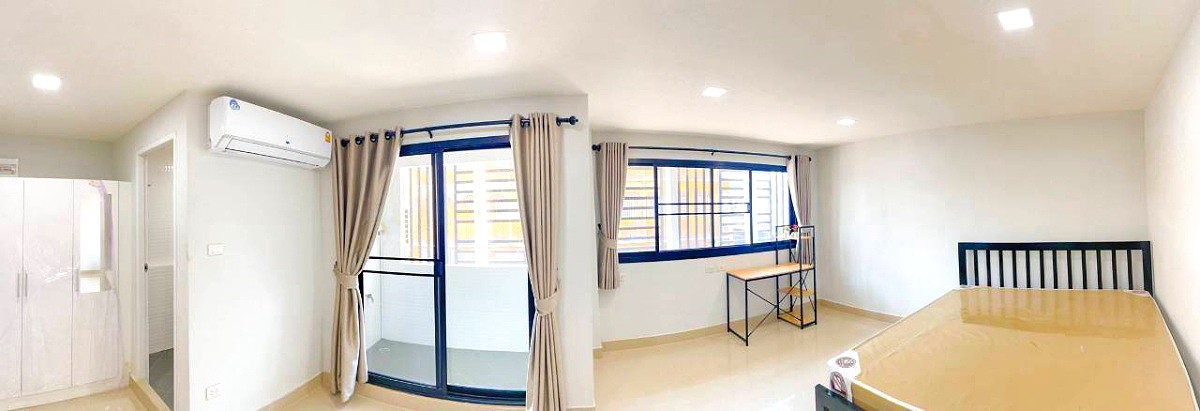 Pictures of Redline Residence 3/8