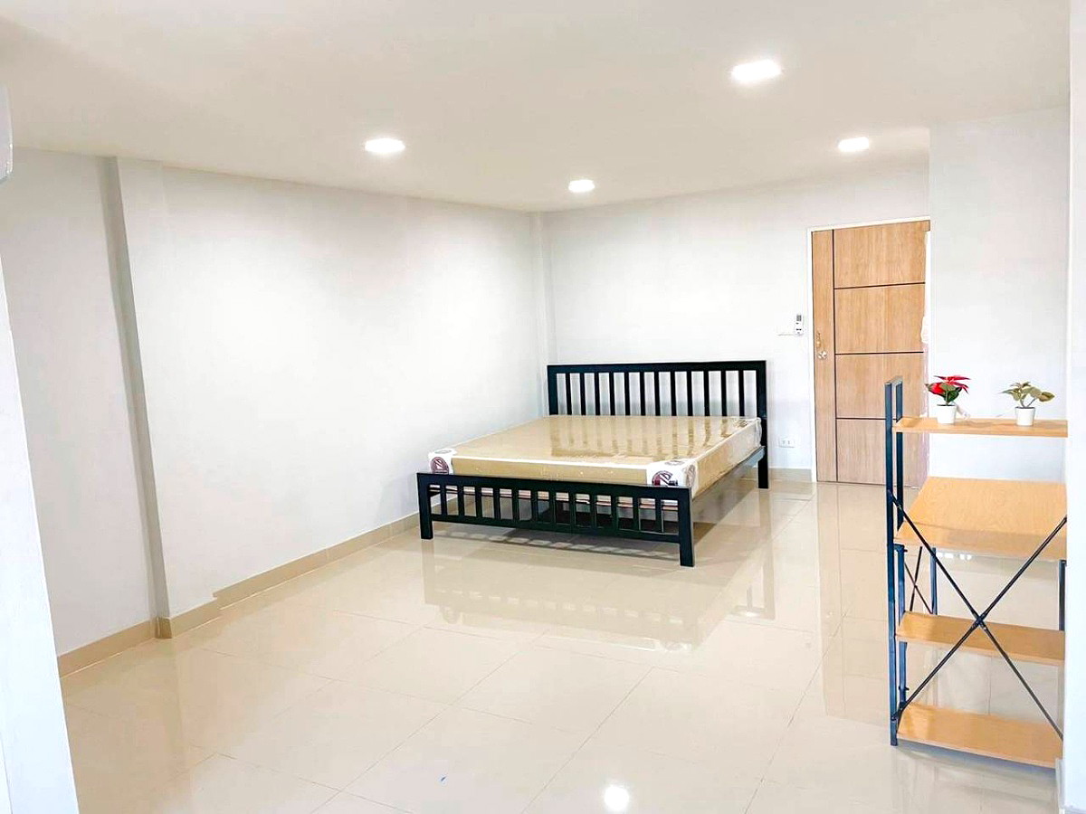 Pictures of Redline Residence 7/8