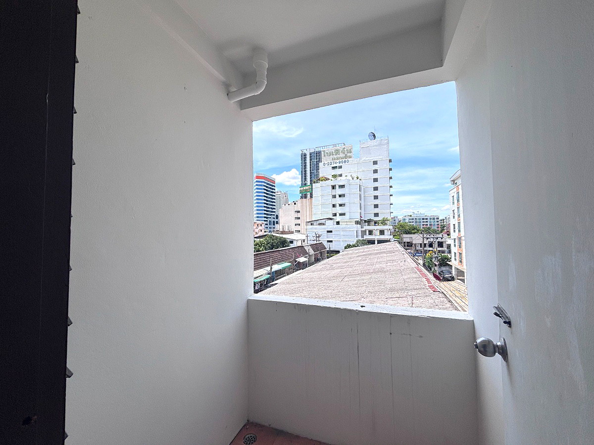 Pictures of C.S. Apartment 4/5