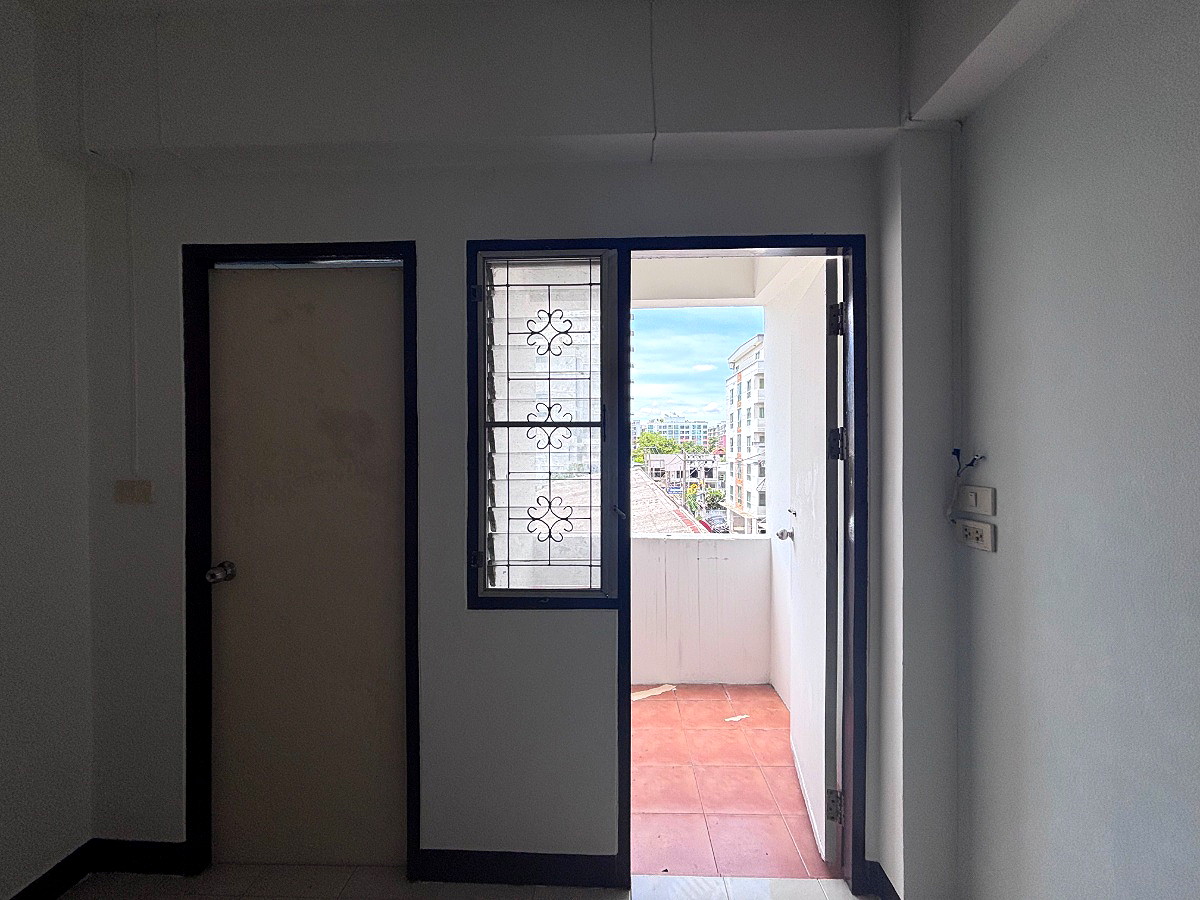 Pictures of C.S. Apartment 2/5