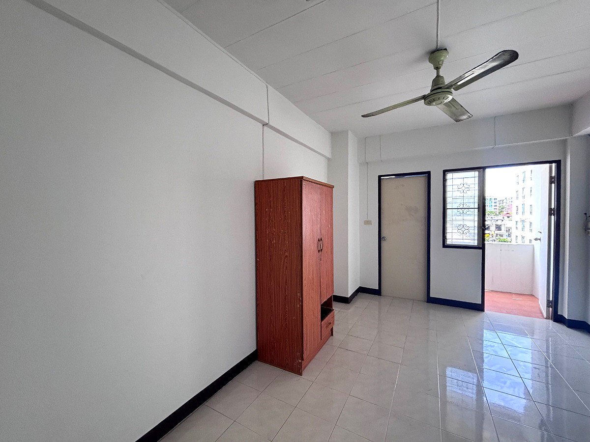 Pictures of C.S. Apartment 1/5