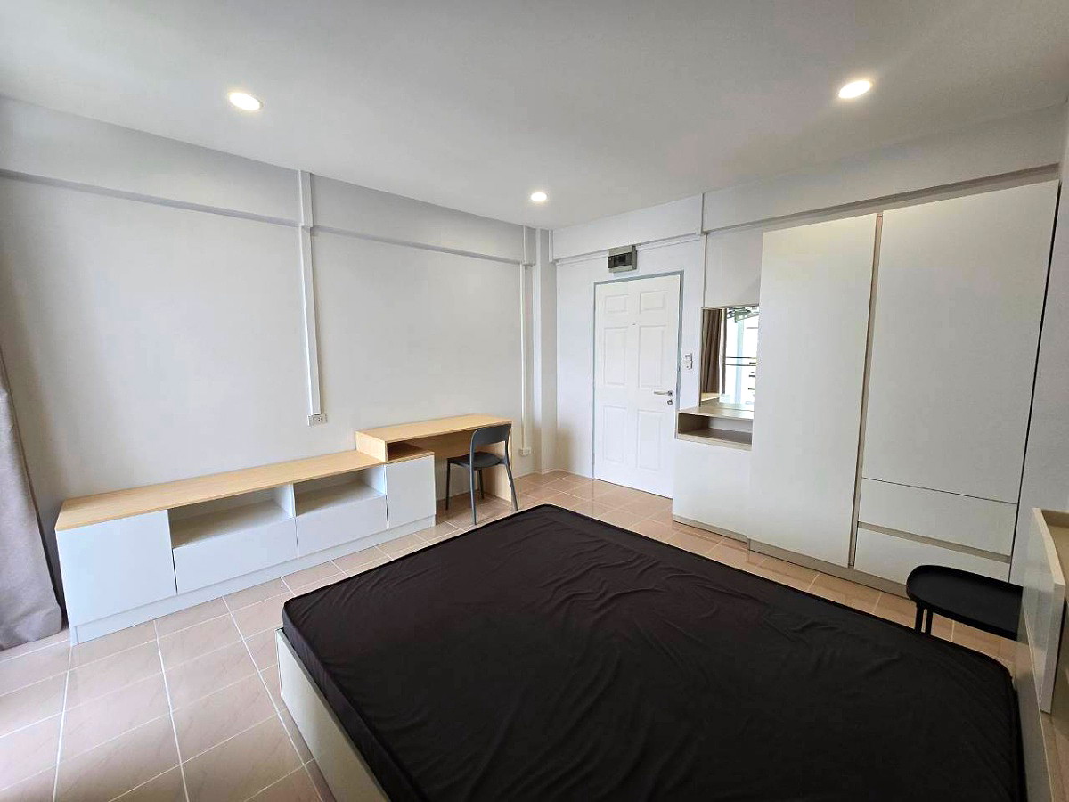 Pictures of Whitebox  Apartment (Ladpraw122) 16/21