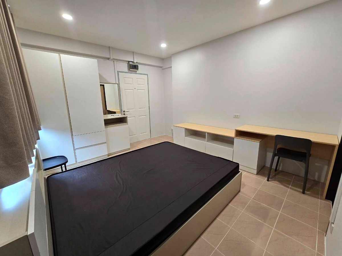 Pictures of Whitebox  Apartment (Ladpraw122) 7/21