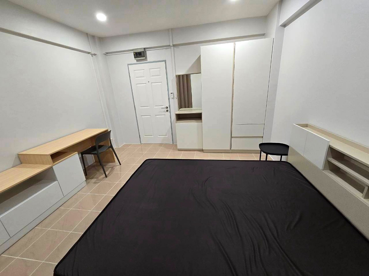 Pictures of Whitebox  Apartment (Ladpraw122) 12/21
