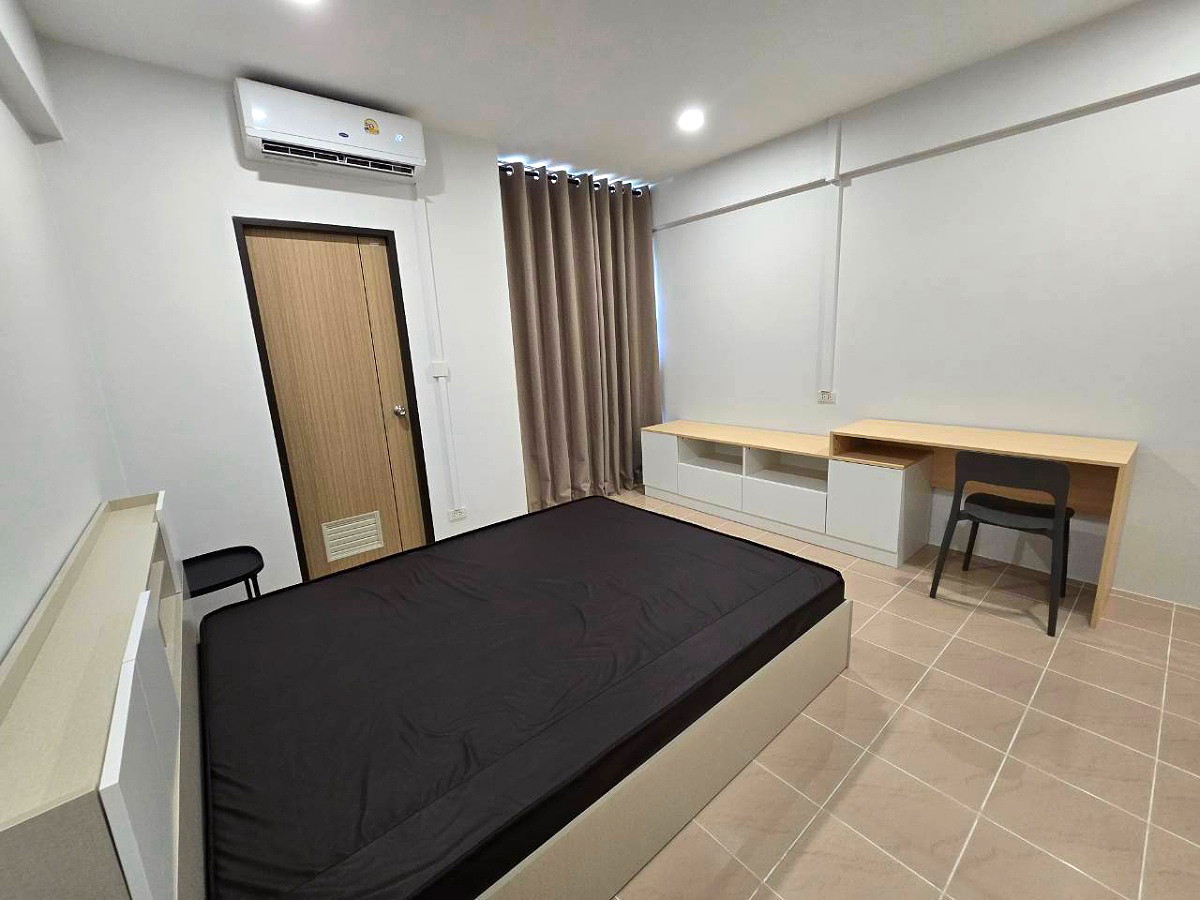 Pictures of Whitebox  Apartment (Ladpraw122) 11/21