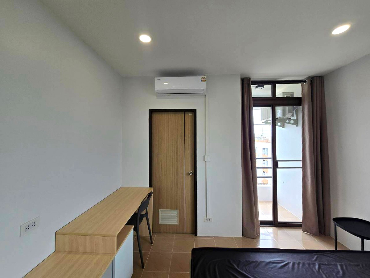Pictures of Whitebox  Apartment (Ladpraw122) 10/21
