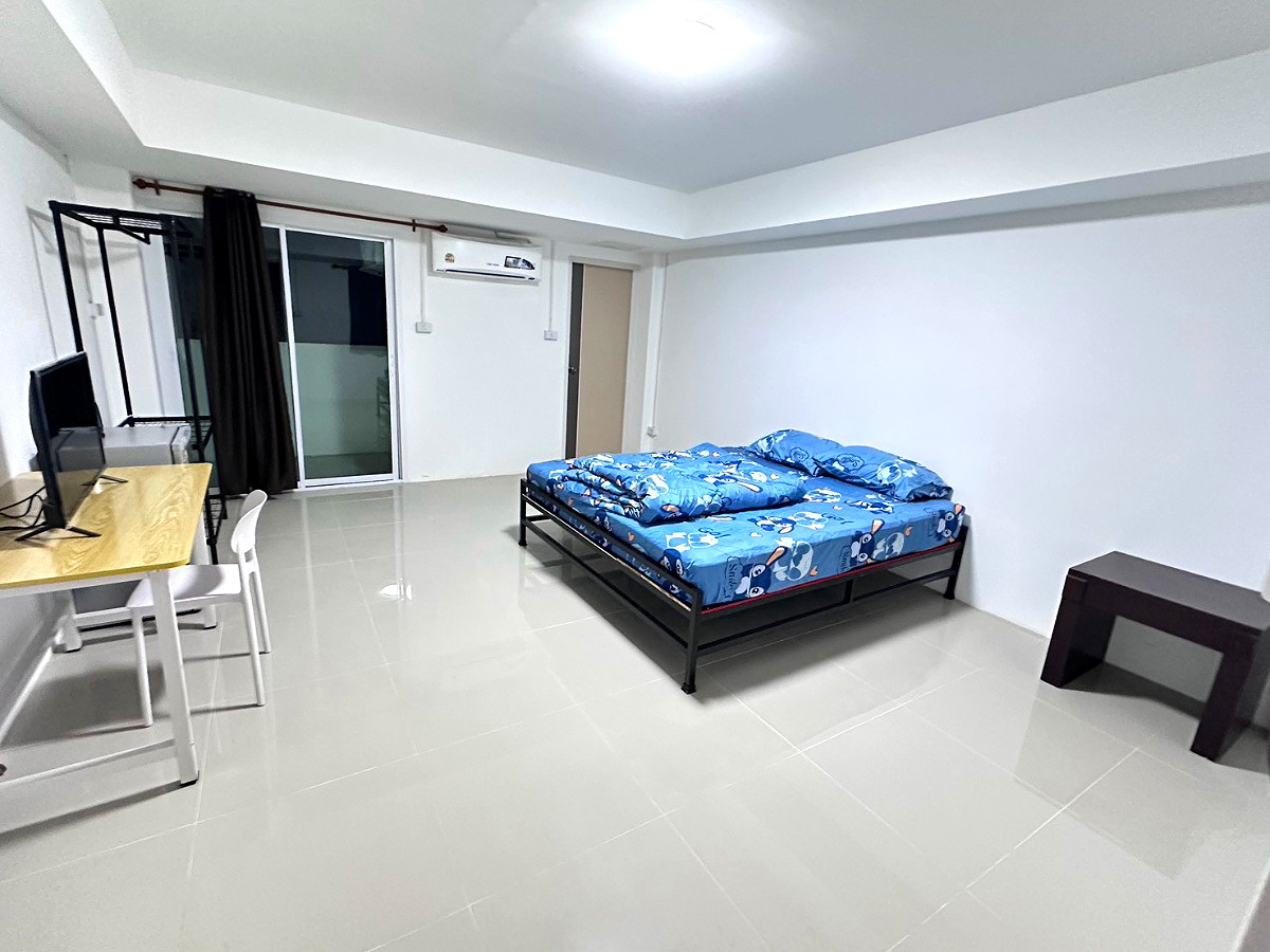 Pictures of Khun Chit Apartment 2/4