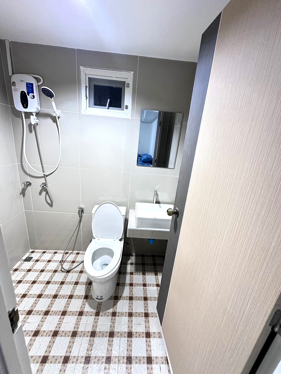 Pictures of Khun Chit Apartment 4/4
