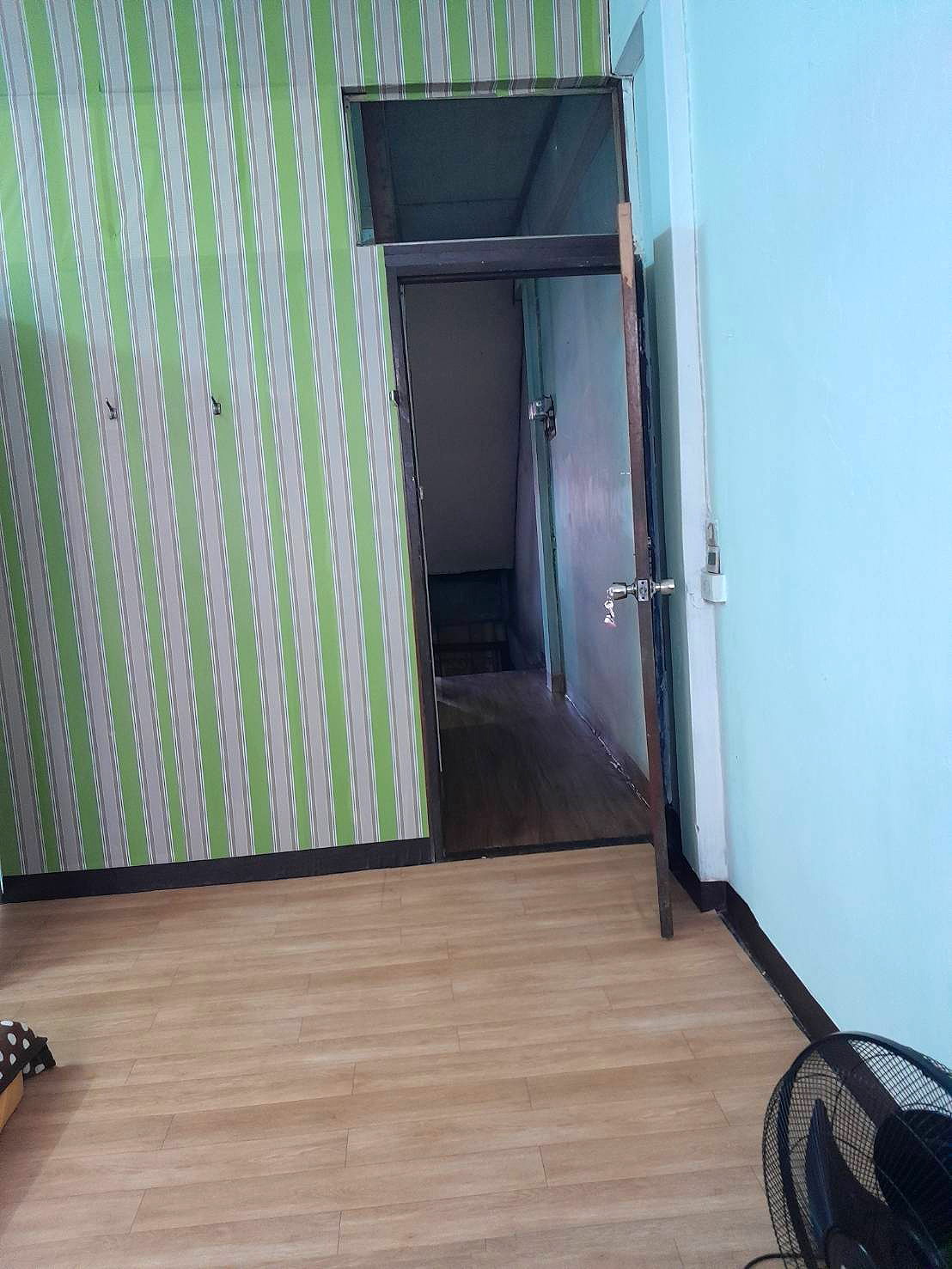 Pictures of Sibsan'womanroom 4/17