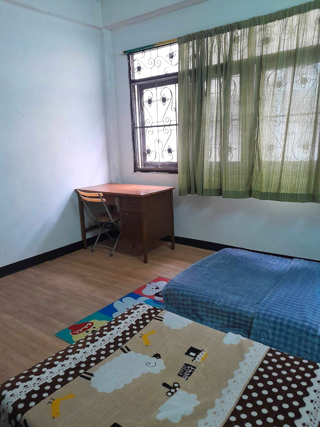 Pictures of Sibsan'womanroom 8/17