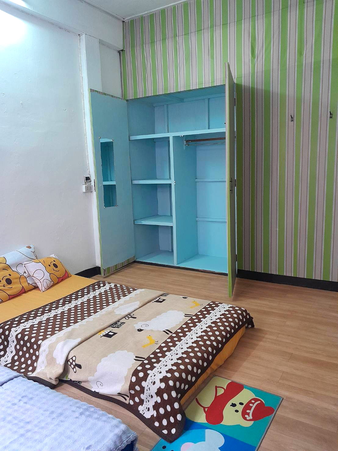 Pictures of Sibsan'womanroom 2/17