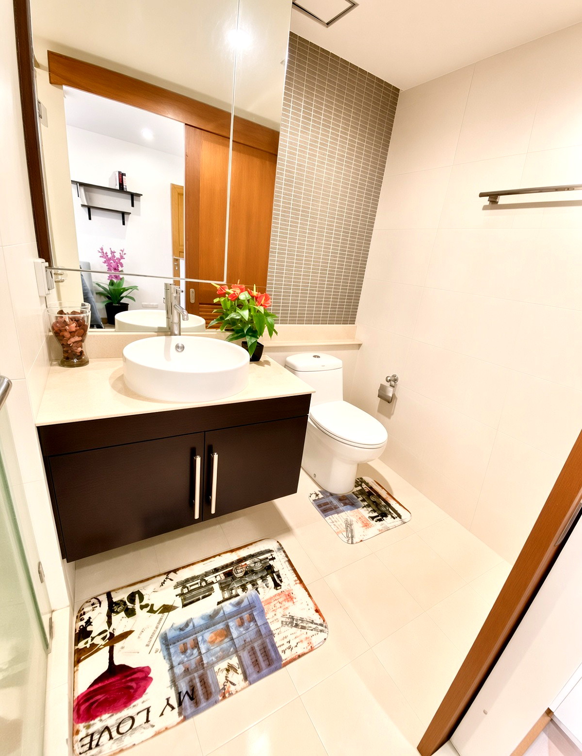 Pictures of The niche Sukhumvit 49 8/17