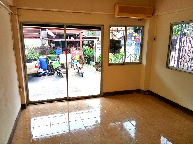 Pictures of OFFICE    สำหรับติดต่องาน  สต็อคสินค้า และพักอาศัย ราคา 2000 บาท พร้อมเข้าอยู่ทันที 8/10