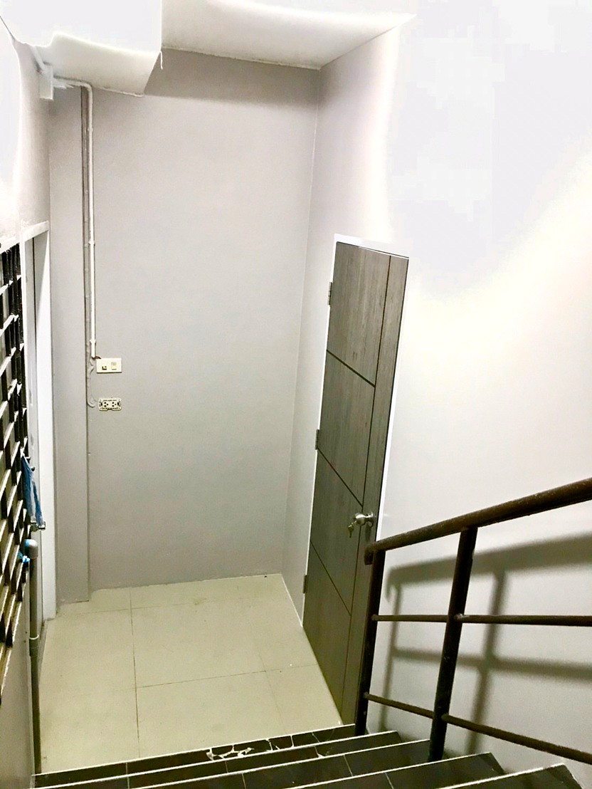 Pictures of room For Rent, Pattaya Rai Vanasin Market, Soi Saim Country Club near Snooker Club 22/26