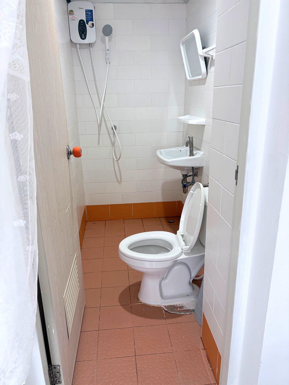 Pictures of Tawan Residence  15/16