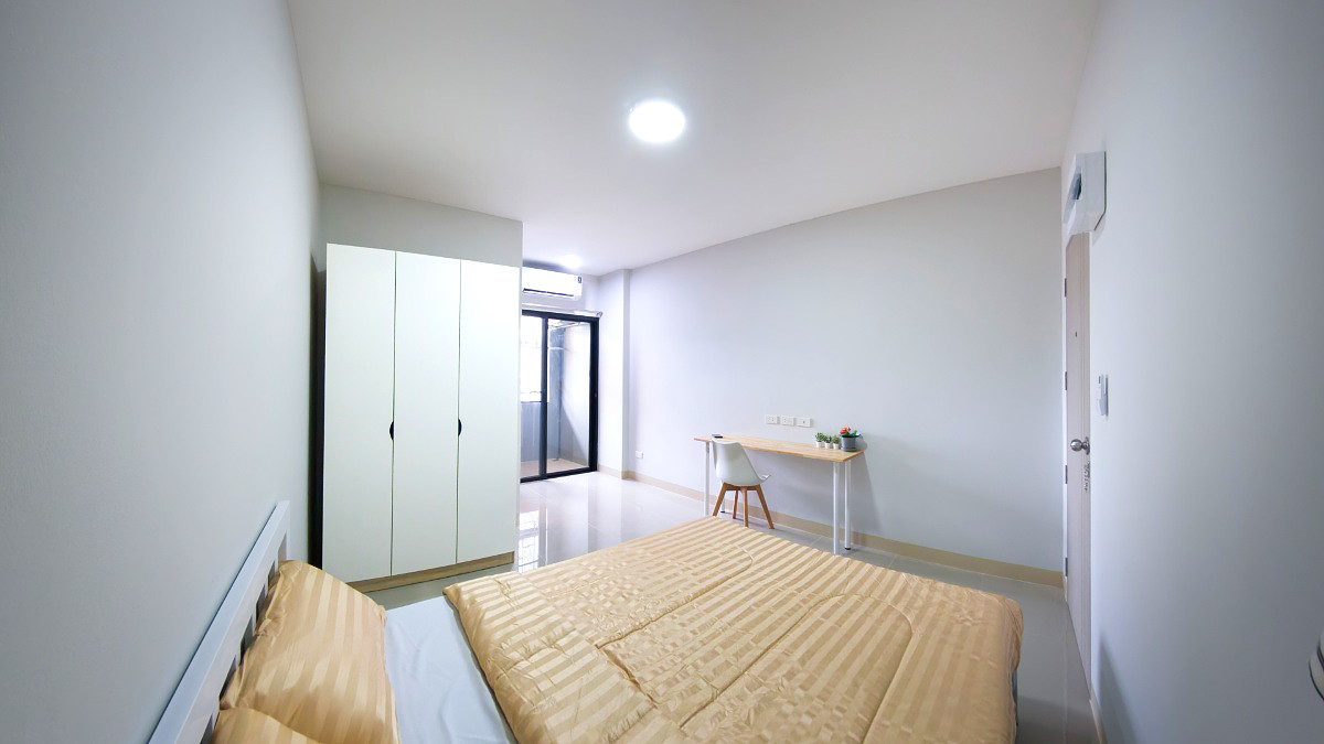 Pictures of Mama Mansion 1/7