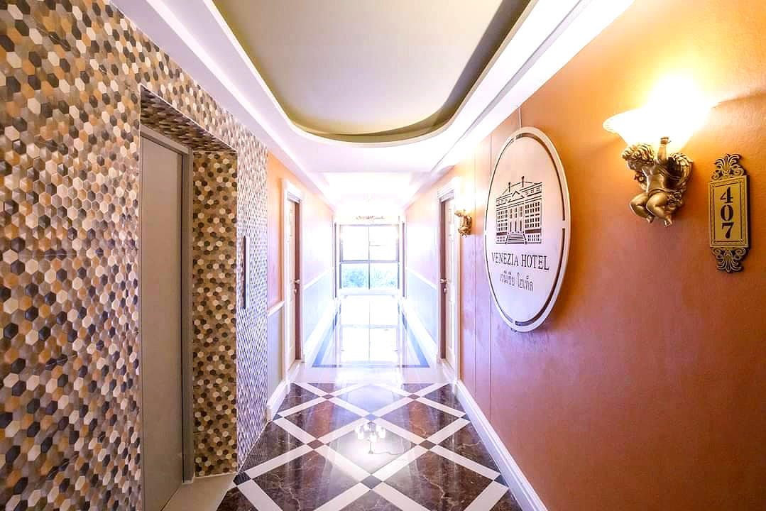 Pictures of Venezia Resort  Ladprao Soi 47 ( ChokChai 4 Soi 3 ) 7/11