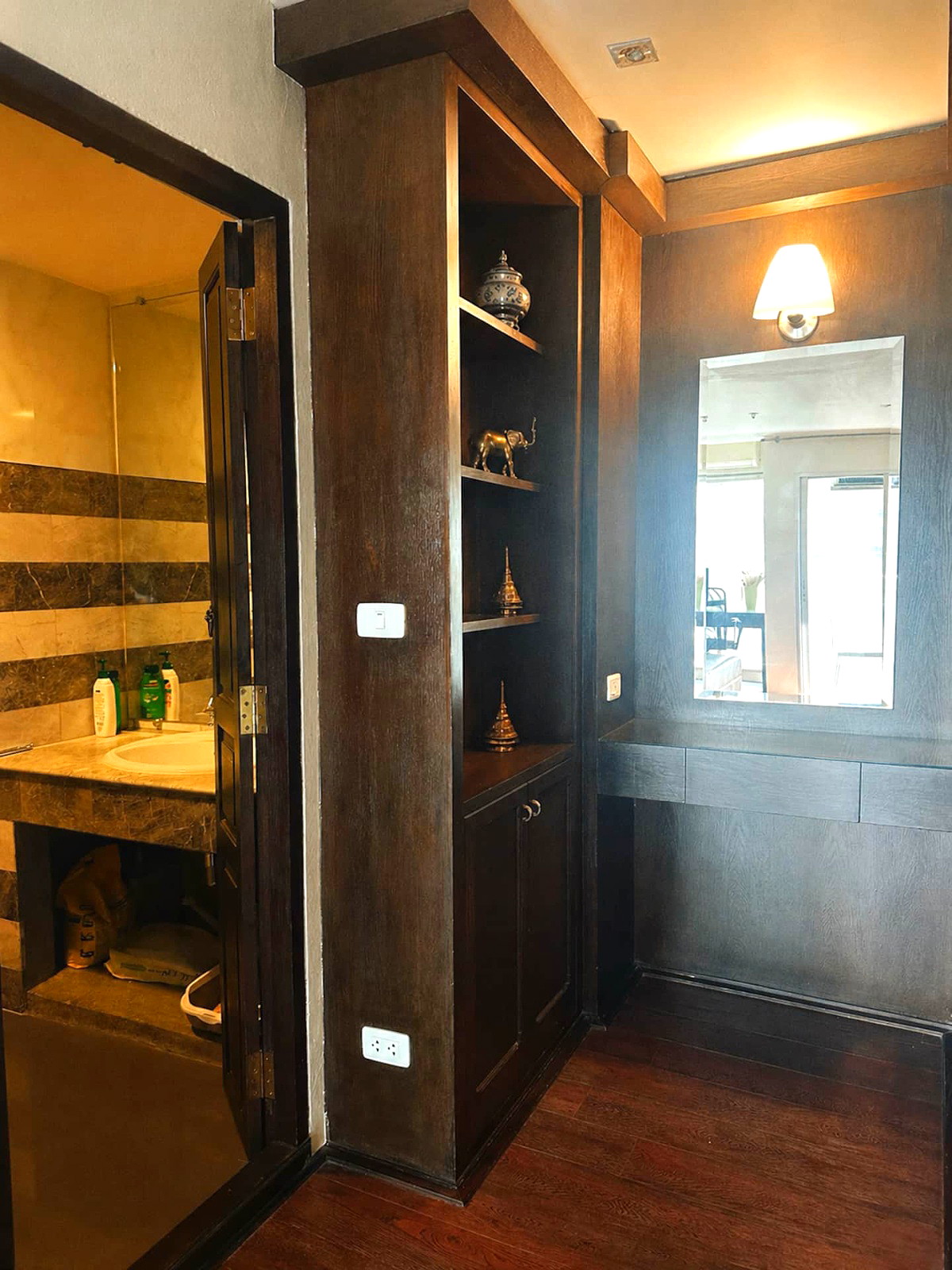 Pictures of Silom suite condominium 14/25