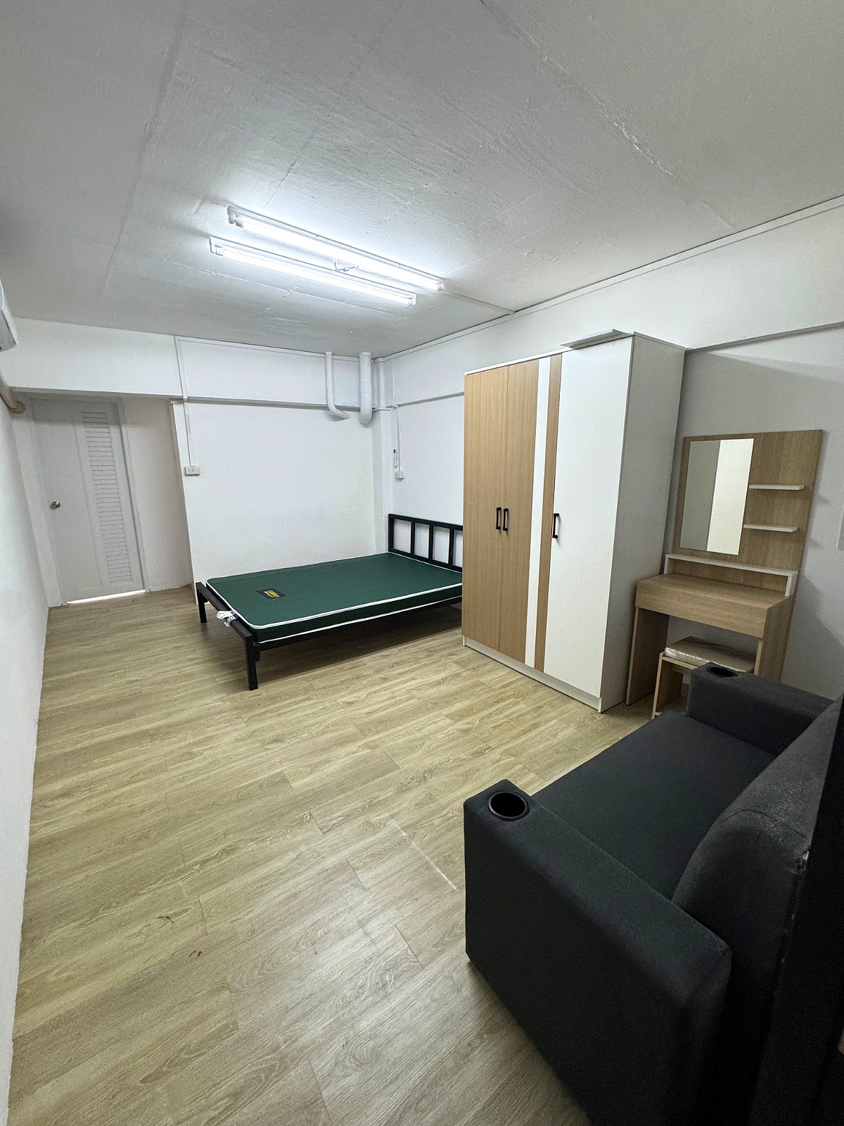 Pictures of Molly Apartment 2 1/5