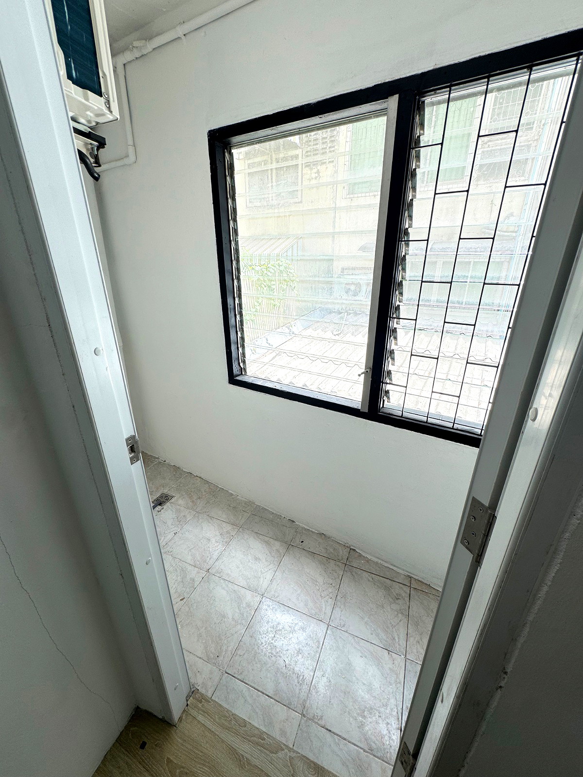 Pictures of Molly Apartment 2 4/5