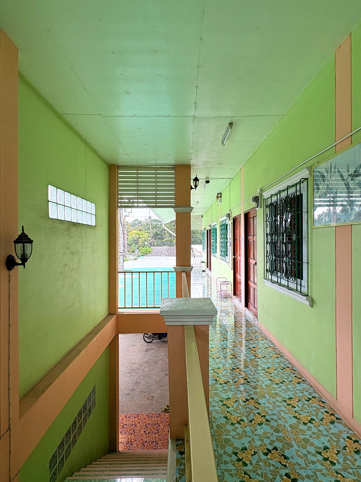 Pictures of Rungroch santisuk mansion 3/11