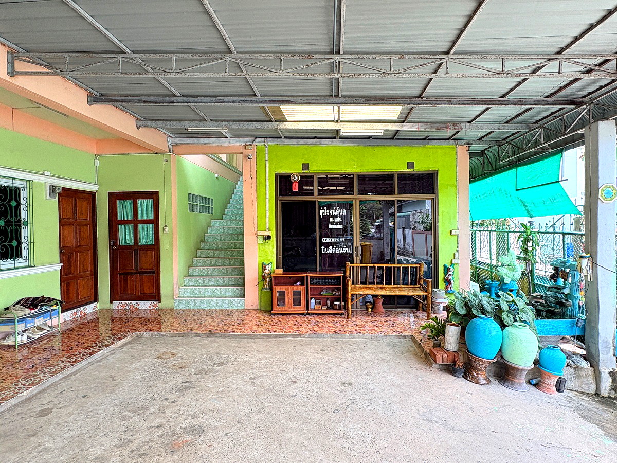 Pictures of Rungroch santisuk mansion 2/11