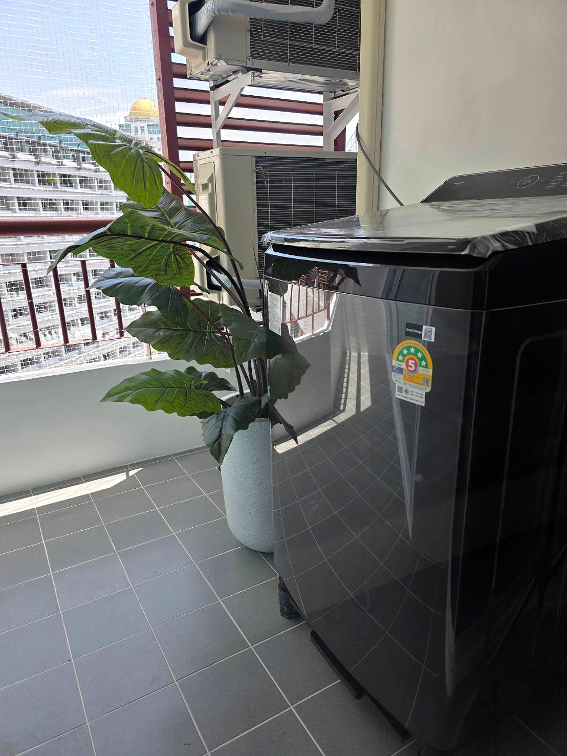 Pictures of Grand Diamond Condominium 7/8