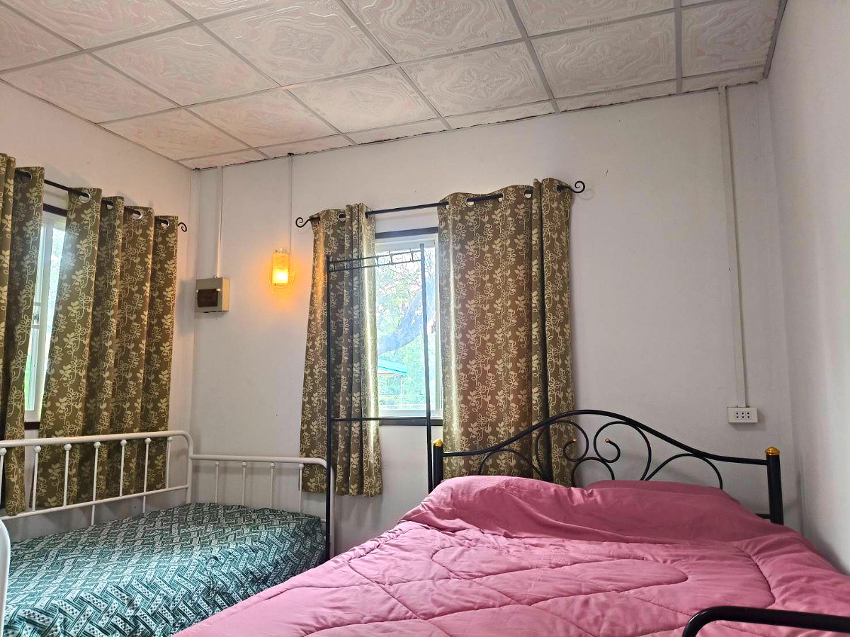 Pictures of Paula Home 2/6
