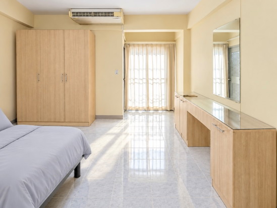 STAY SUIT: Spacious 50sq.m. units, located 600 meters from Sutthisan MRT. - Apartment for Rent