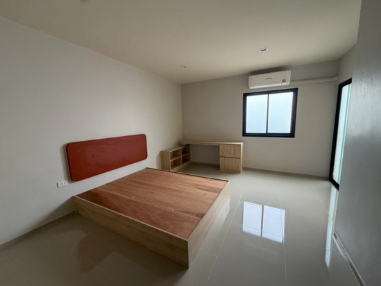 Chutapong Mansion - Apartment for Rent